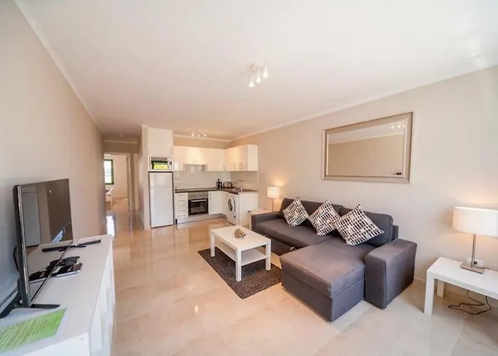 Casa vacanze Bandama 14! 2 Bedroom Newly Renovated Bungalow, Pocillos, Puerto Del Carmen. *