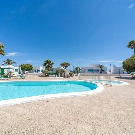 Hébergement de vacances Bandama 14! 2 Bedroom Newly Renovated Bungalow, Pocillos, Puerto Del Carmen. Puerto del Carmen (Lanzarote)