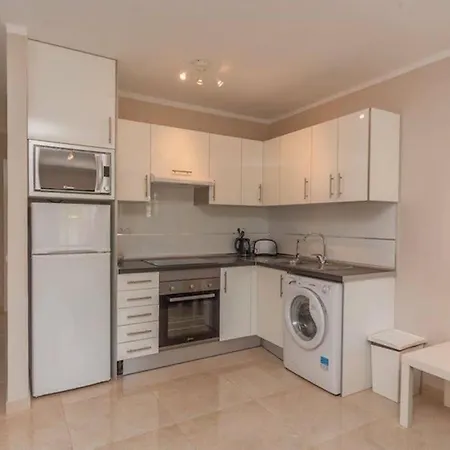 Bandama 14! 2 Bedroom Newly Renovated Bungalow, Pocillos, Puerto Del Carmen. Dom wakacyjny *