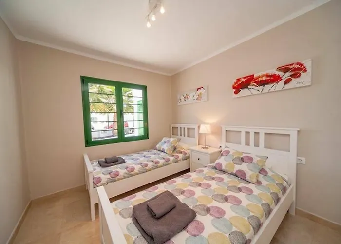 Tatil Evi Bandama 14! 2 Bedroom Newly Renovated Bungalow, Pocillos, Puerto Del Carmen. *